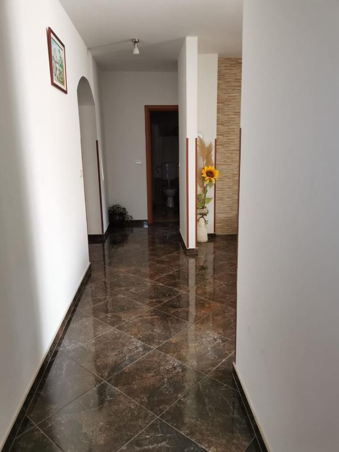 Apartment Dalmatini Tar-Vabriga Exterior foto
